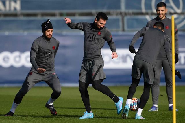 亚运男篮名单：曾凡博进队 周琦和李凯尔缺席